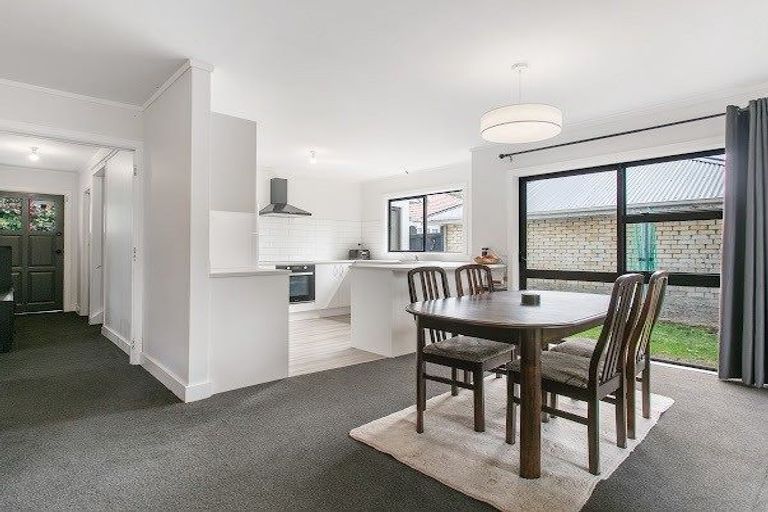 Photo of property in 2/11 Beach Road, Pahurehure, Papakura, 2113