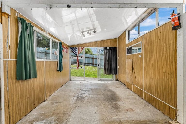 Photo of property in 15 Maher Place, Ranui, Porirua, 5024