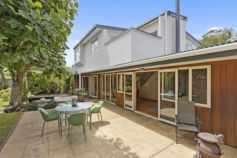 Photo of property in 7 Sawtell Place, Northcote, Christchurch, 8052