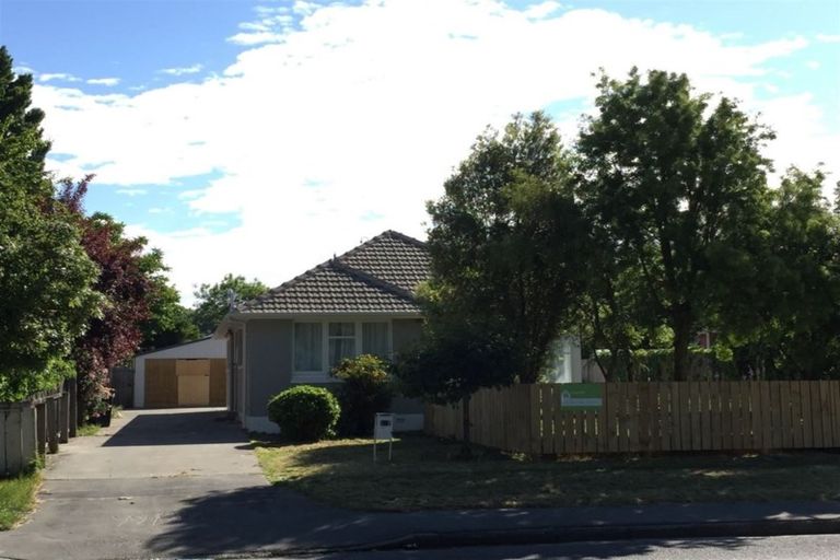 Photo of property in 327 Clyde Road, Bryndwr, Christchurch, 8053