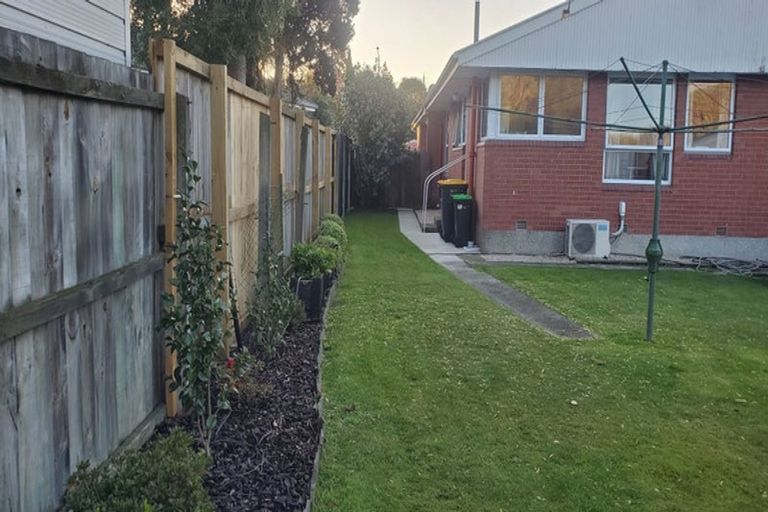 Photo of property in 2/82 Grahams Road, Burnside, Christchurch, 8041