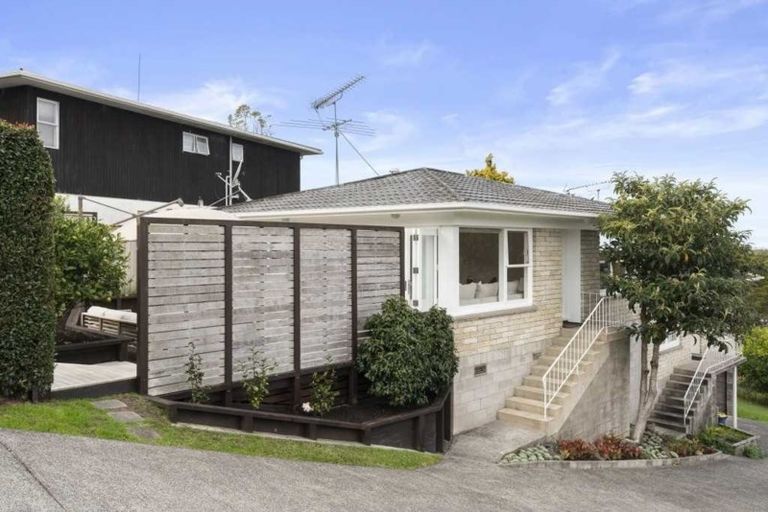 Photo of property in 1/99 Mountbatten Avenue, Hillcrest, Auckland, 0627