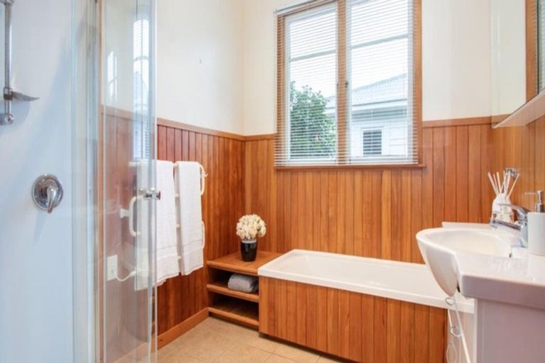 Photo of property in 215 Park Road North, Parkvale, Hastings, 4122