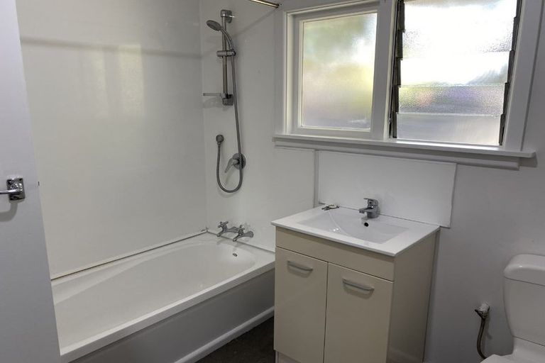 Photo of property in 4/9a Curletts Road, Sockburn, Christchurch, 8042