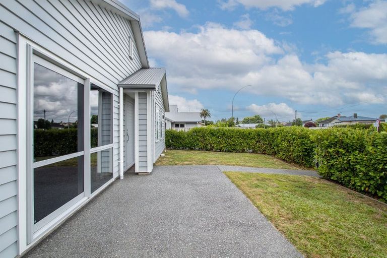 Photo of property in 129 Forest Lake Road, Forest Lake, Hamilton, 3200