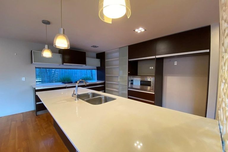 Photo of property in 3 Harrowglen Drive, Northcross, Auckland, 0632