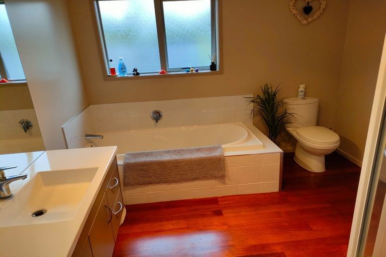 Photo of property in 1b Wellington Street, Feilding, 4702