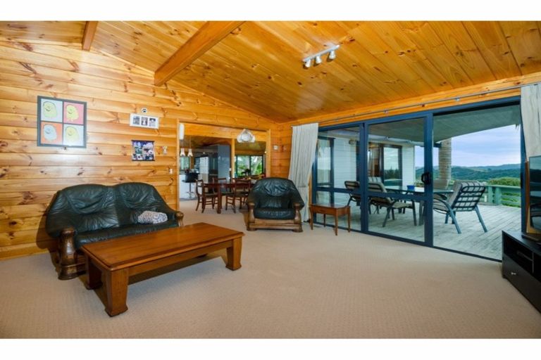 Photo of property in 535 Peak Road, Helensville, 0875