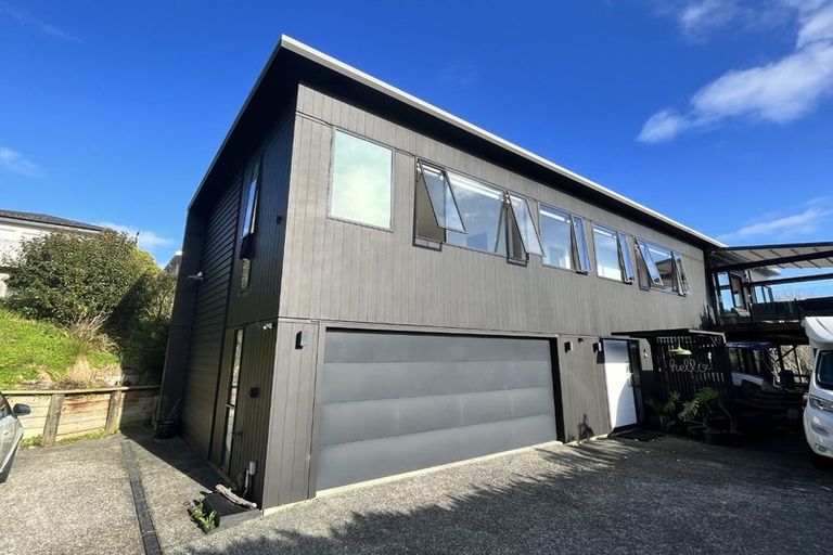 Photo of property in 2 Pohutukawa Avenue, Red Beach, 0932