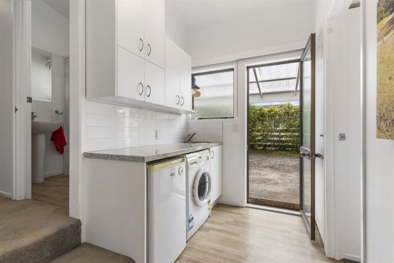 Photo of property in 218 Patuwai Drive, Whangamata, 3620