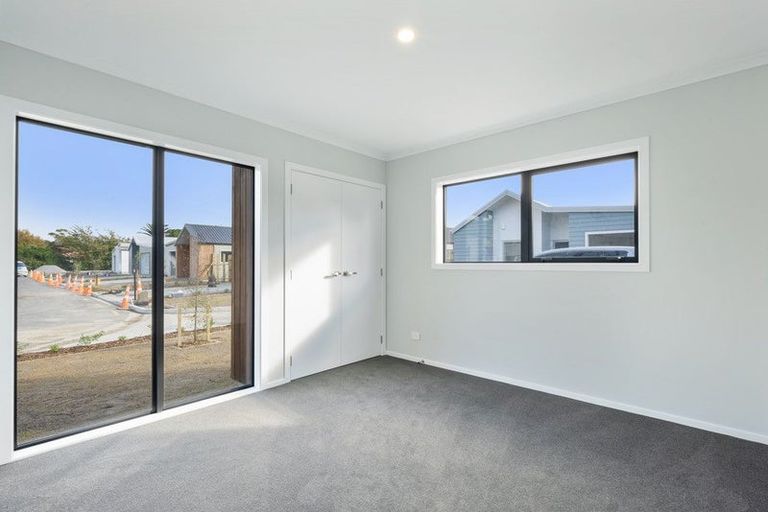 Photo of property in 24 Koru Loop, Paraparaumu, 5032