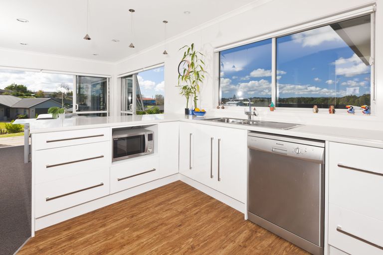 Photo of property in 1 Pinehurst Close, Te Kamo, Whangarei, 0112