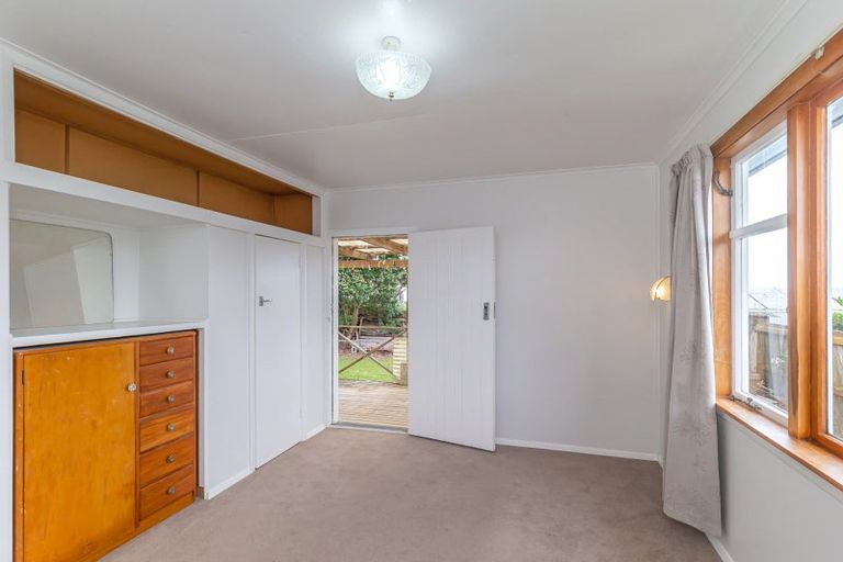 Photo of property in 12 Ryder Crescent, Levin, 5510