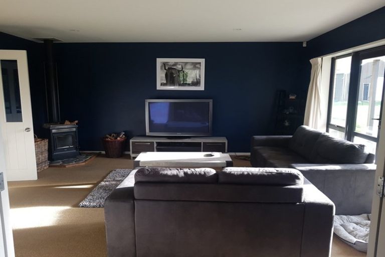 Photo of property in 33 Waterbridge Way, Rolleston, 7614