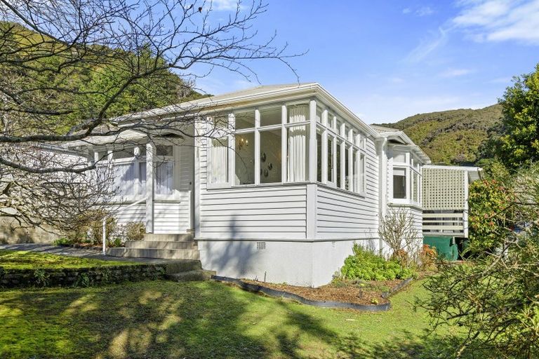 Photo of property in 62 Norton Park Avenue, Fairfield, Lower Hutt, 5011