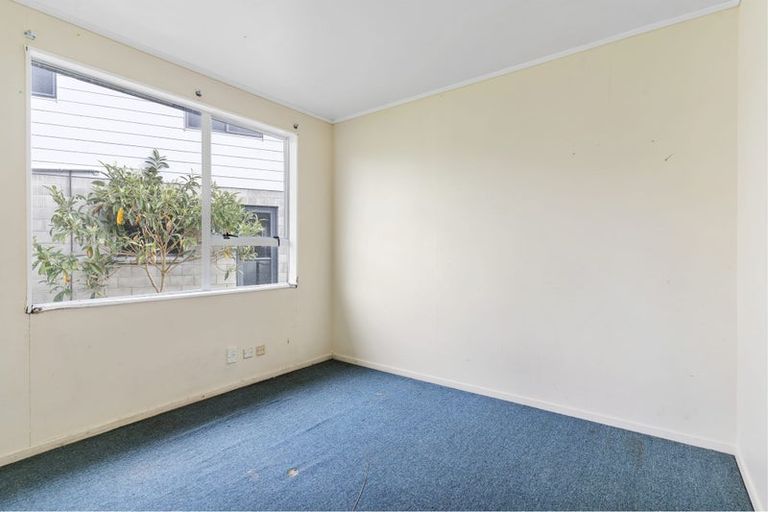 Photo of property in 18 Chislehurst Street, Henderson, Auckland, 0612