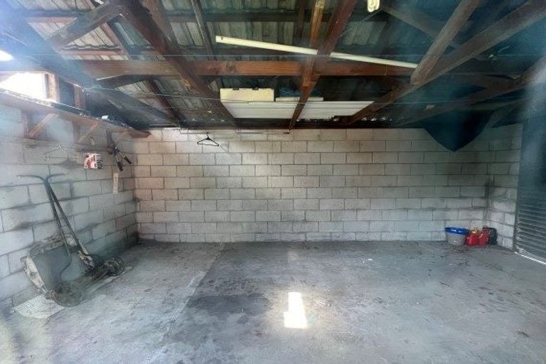 Photo of property in 1/28 Sawtell Place, Northcote, Christchurch, 8052