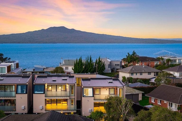 Photo of property in 48c Merani Street, Belmont, Auckland, 0622