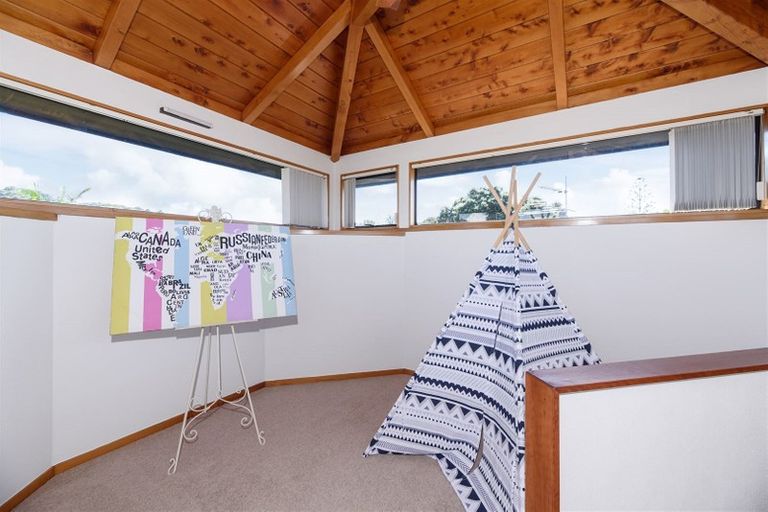 Photo of property in 8 Tui Street, Torbay, Auckland, 0630