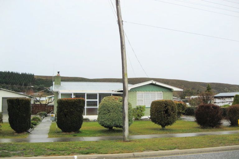 Photo of property in 30 Newcastle Street, Clyde, 9330