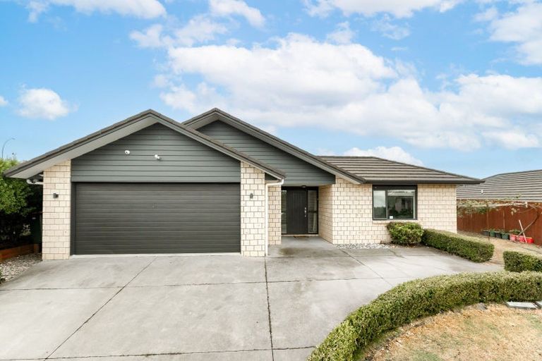 Photo of property in 12 Te Ironui Place, Huntington, Hamilton, 3210