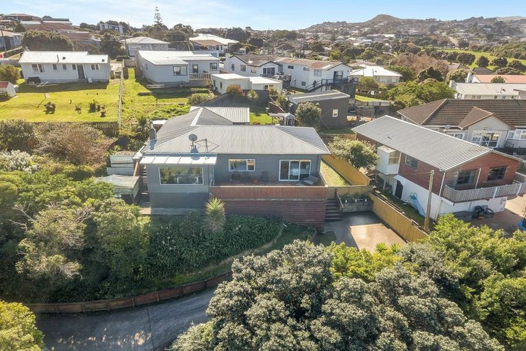 Photo of property in 14 Kahutea Terrace, Titahi Bay, Porirua, 5022