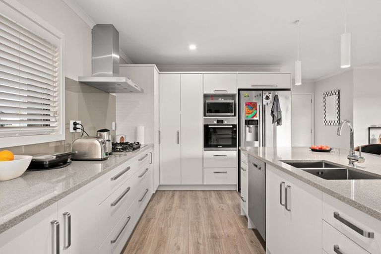 Photo of property in 2 Probert Crescent, Chartwell, Hamilton, 3210