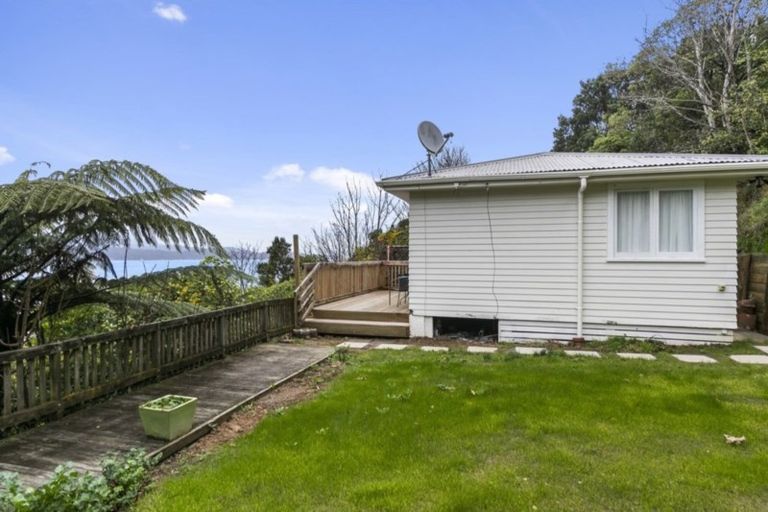 Photo of property in 12-12a Singers Road, Korokoro, Lower Hutt, 5012