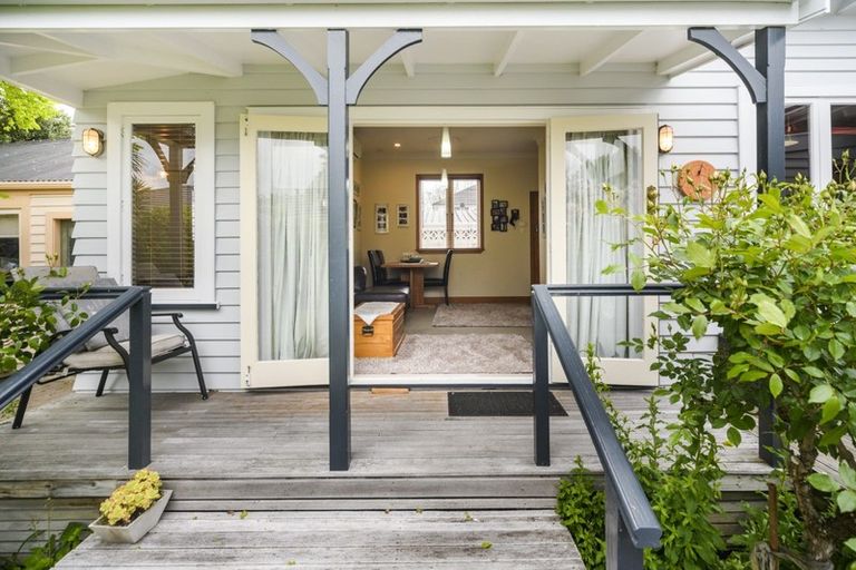 Photo of property in 16 Manapouri Crescent, Hokowhitu, Palmerston North, 4410