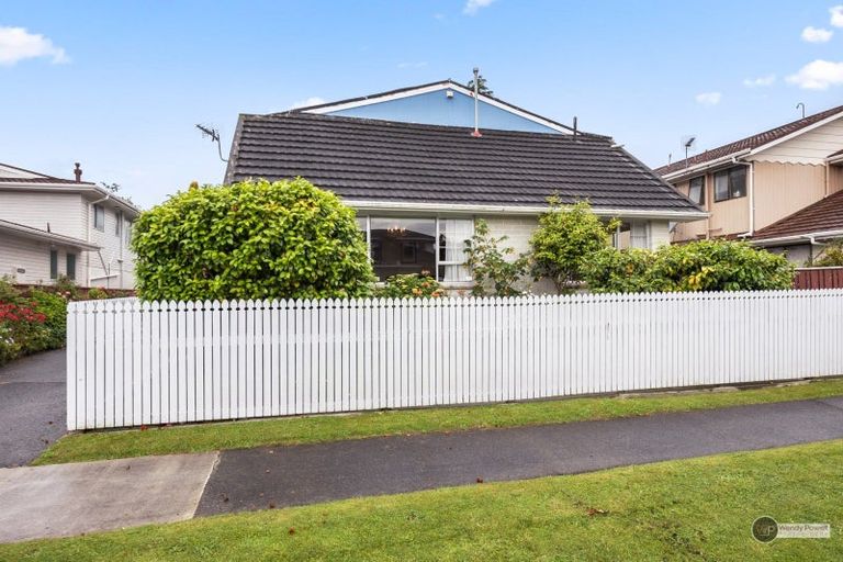 Photo of property in 28 Saint Columbans Grove, Boulcott, Lower Hutt, 5010
