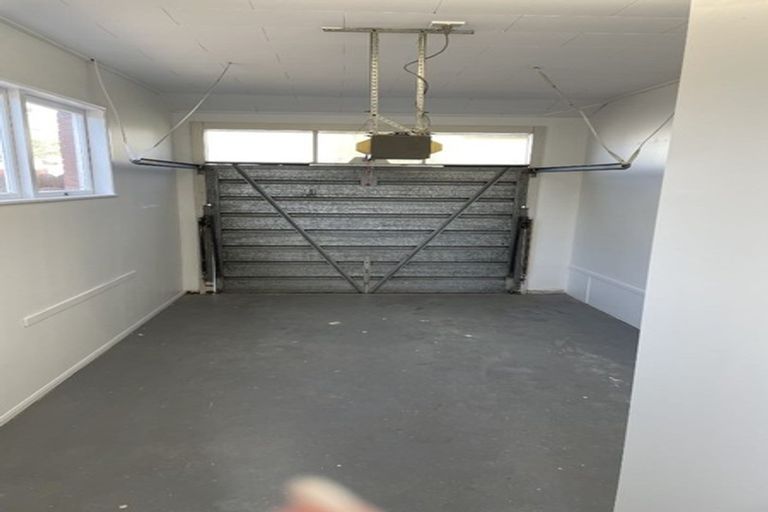 Photo of property in 56 Beechdale Crescent, Pakuranga Heights, Auckland, 2010