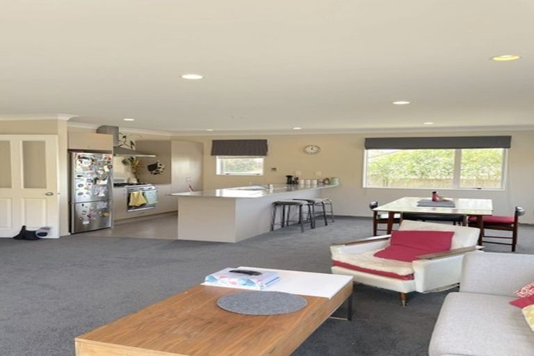 Photo of property in 5 Gifford Grove, Churton Park, Wellington, 6037