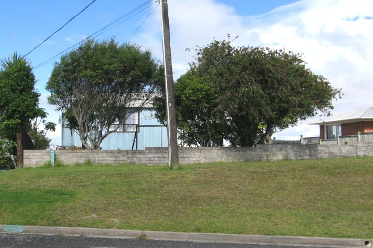 Photo of property in 2/9 Ridge Road, Waiake, Auckland, 0630