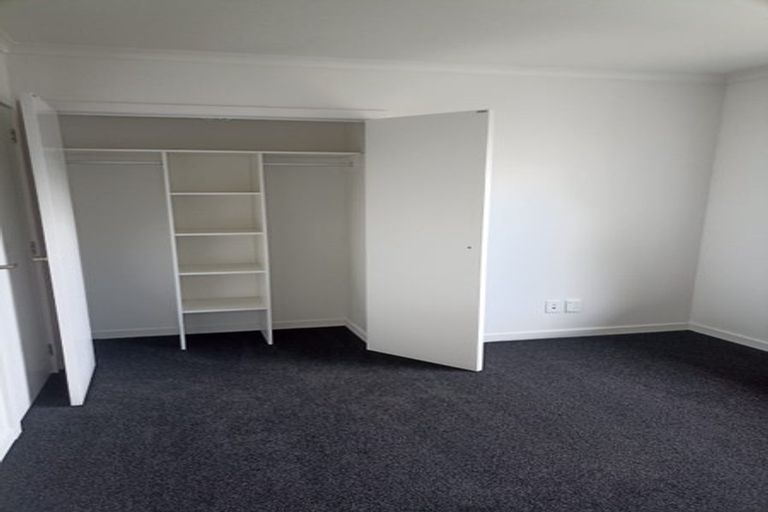 Photo of property in 2/462 East Coast Road, Windsor Park, Auckland, 0630