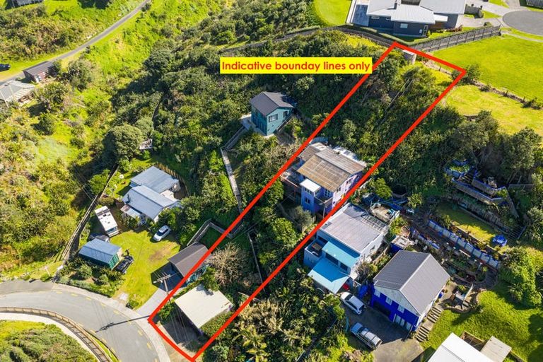 Photo of property in 63 Sea View Road, Baylys Beach, 0377