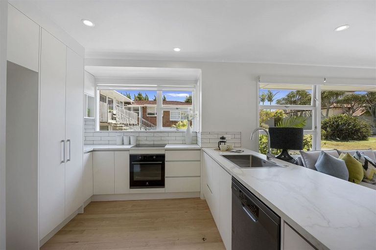 Photo of property in 1/240 Hurstmere Road, Takapuna, Auckland, 0622