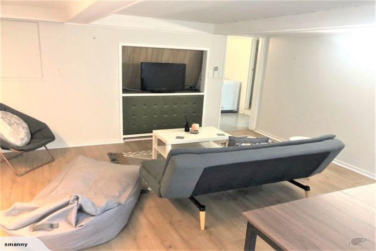 Photo of property in 10 Sylvan Crescent, Te Atatu South, Auckland, 0610