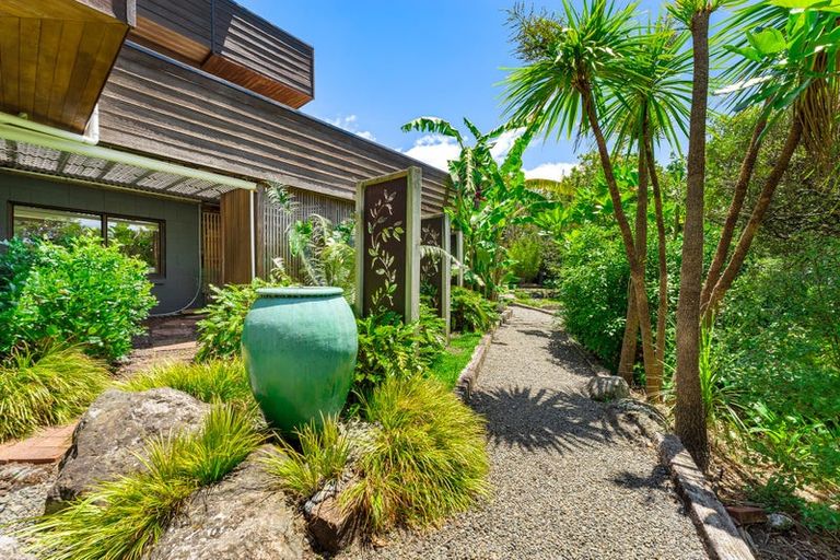 Photo of property in 6 Whale Cove, Stanmore Bay, Whangaparaoa, 0932