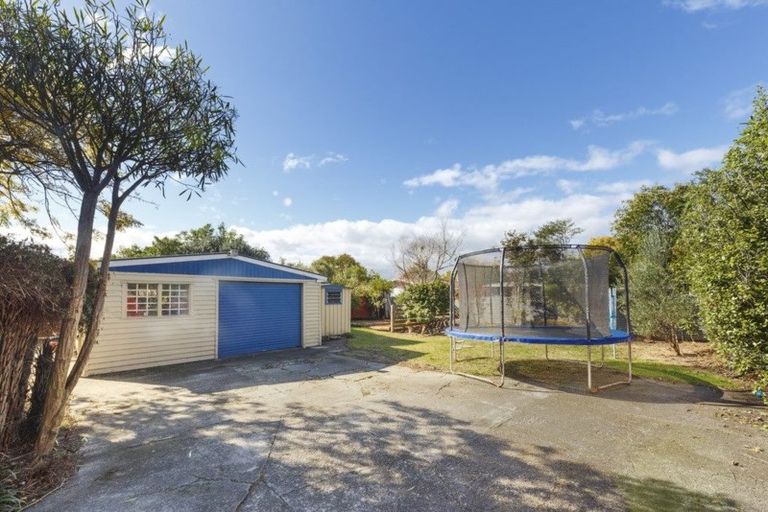 Photo of property in 24 Sutherland Crescent, Westbrook, Palmerston North, 4412