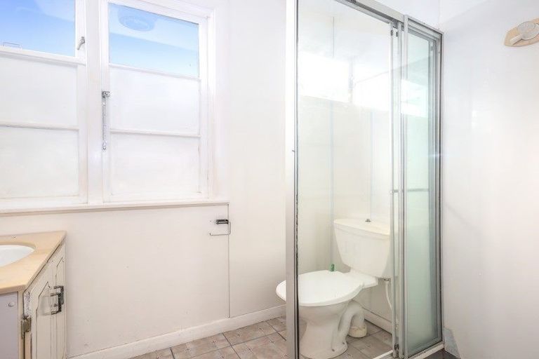 Photo of property in 48 Collins Avenue, Tawa, Wellington, 5028