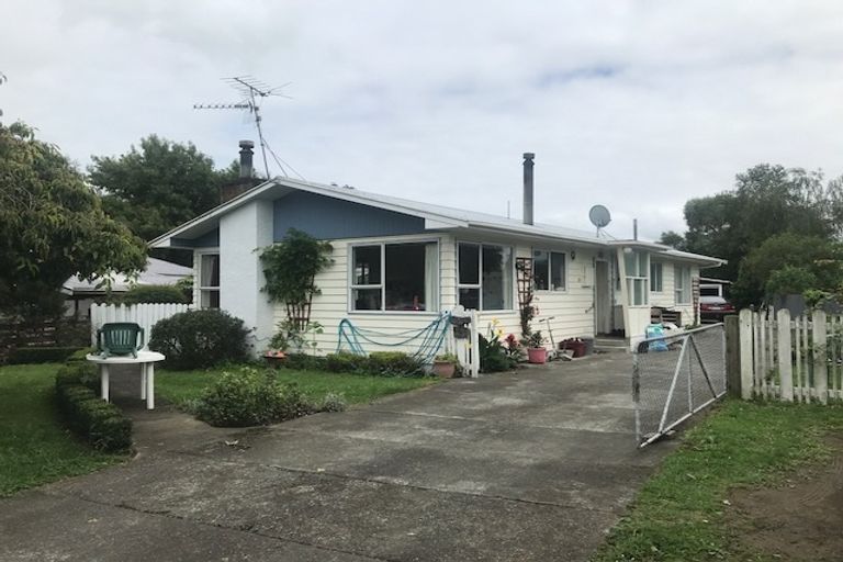 Photo of property in 5 Tait Place, Carterton, 5713