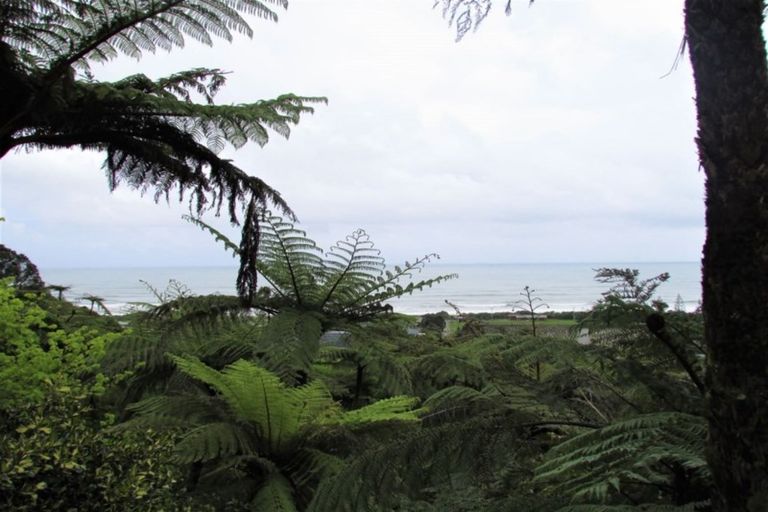 Photo of property in 20 Weenink Road, Karoro, Greymouth, 7805