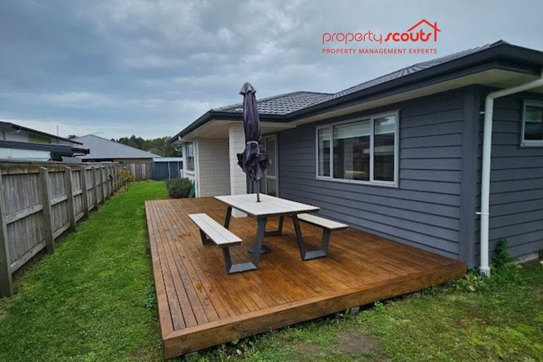 Photo of property in 12 Kingi Te Ahoaho Place, Otaki, 5512