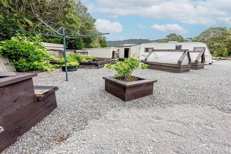 Photo of property in 158 Golf Links Road, Kaiata, Greymouth, 7805