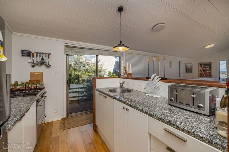 Photo of property in 84 Doves Bay Road, Kerikeri, 0294