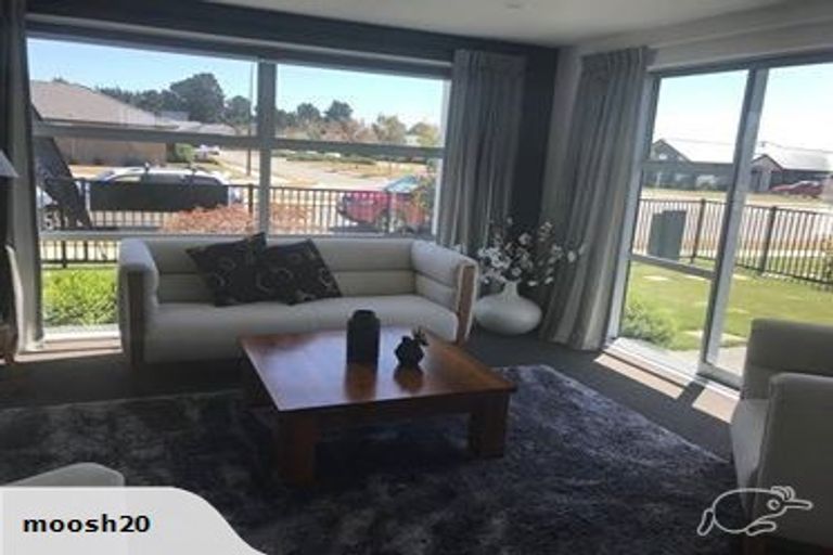 Photo of property in 14 Shillingford Boulevard, Rolleston, 7615