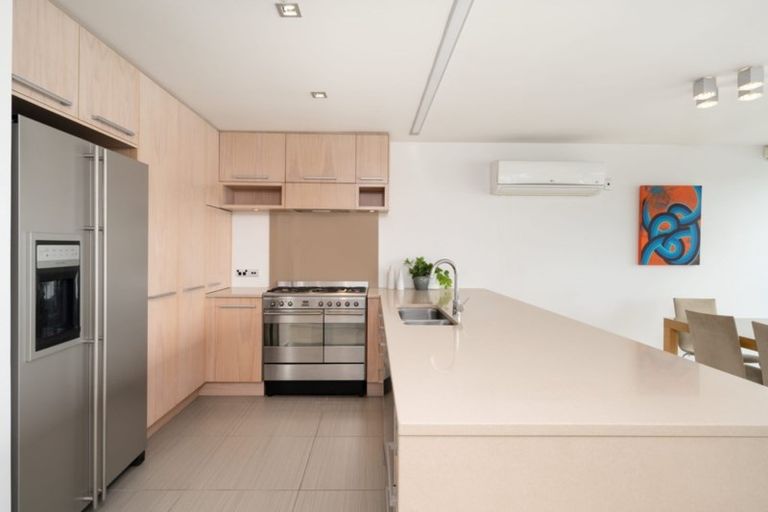 Photo of property in 6/50 Marine Parade, Mount Maunganui, 3116