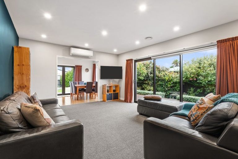 Photo of property in 17 Warren Crescent, Hillmorton, Christchurch, 8025