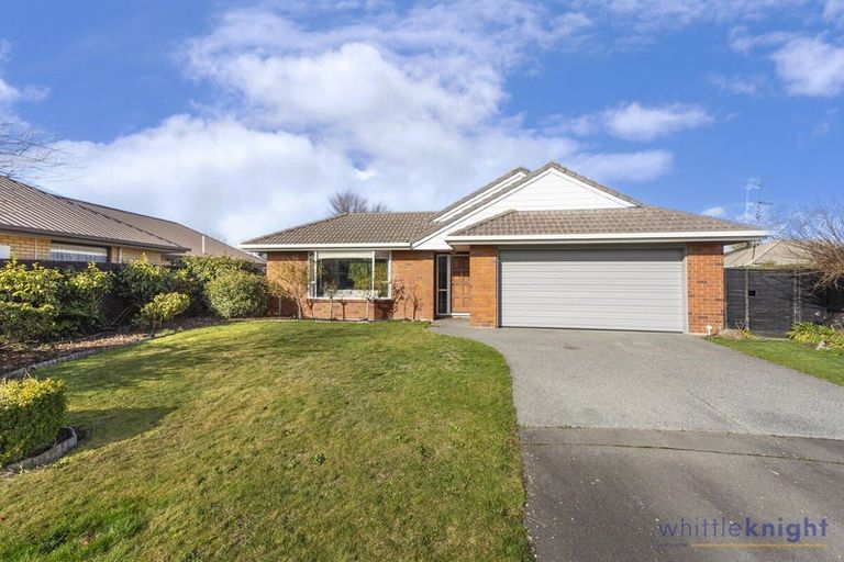 Photo of property in 8 Innisfree Place, Northwood, Christchurch, 8051