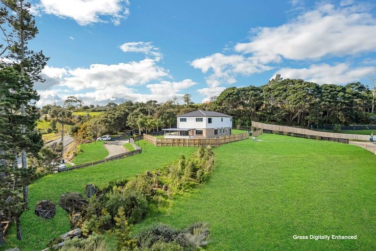 Photo of property in 292 Birdwood Road, Massey, Auckland, 0614